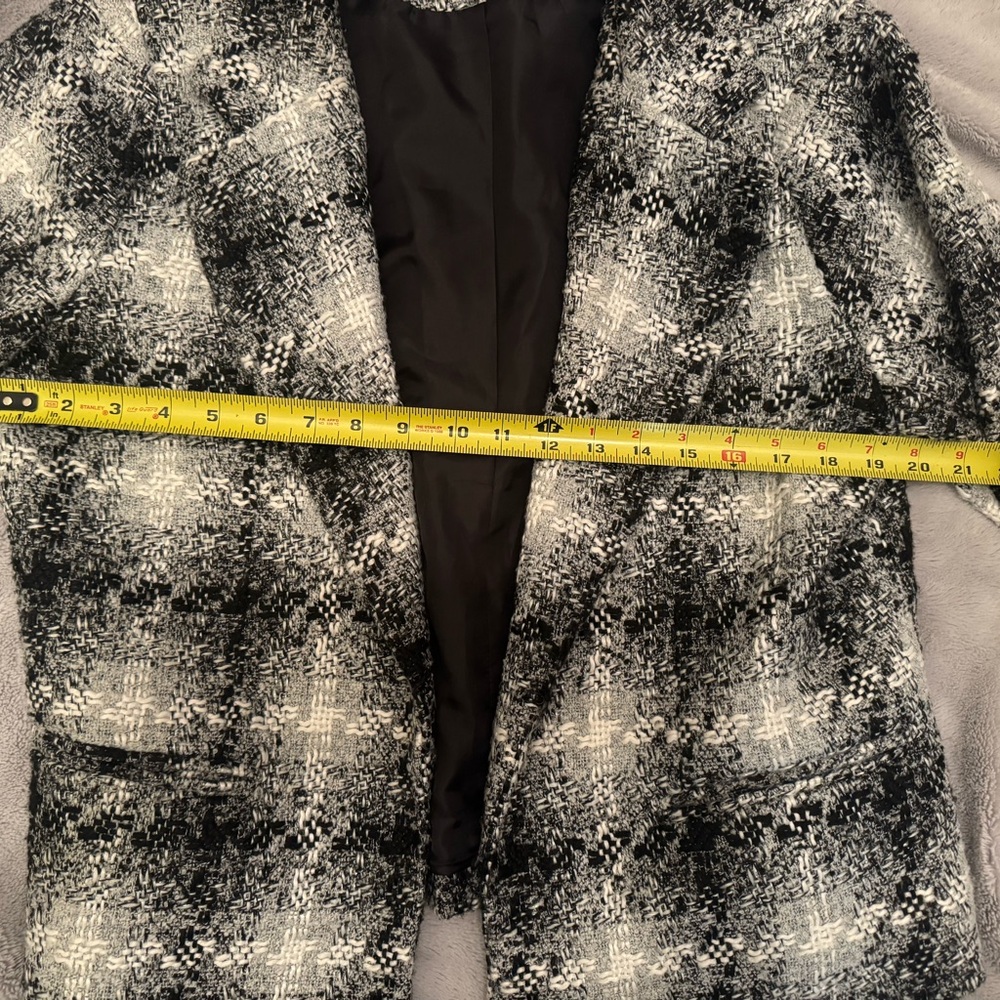Christopher & Banks Petite Black White Plaid Tweed Boucle Blazer Jacket P/L Coat - Picture 4 of 9
